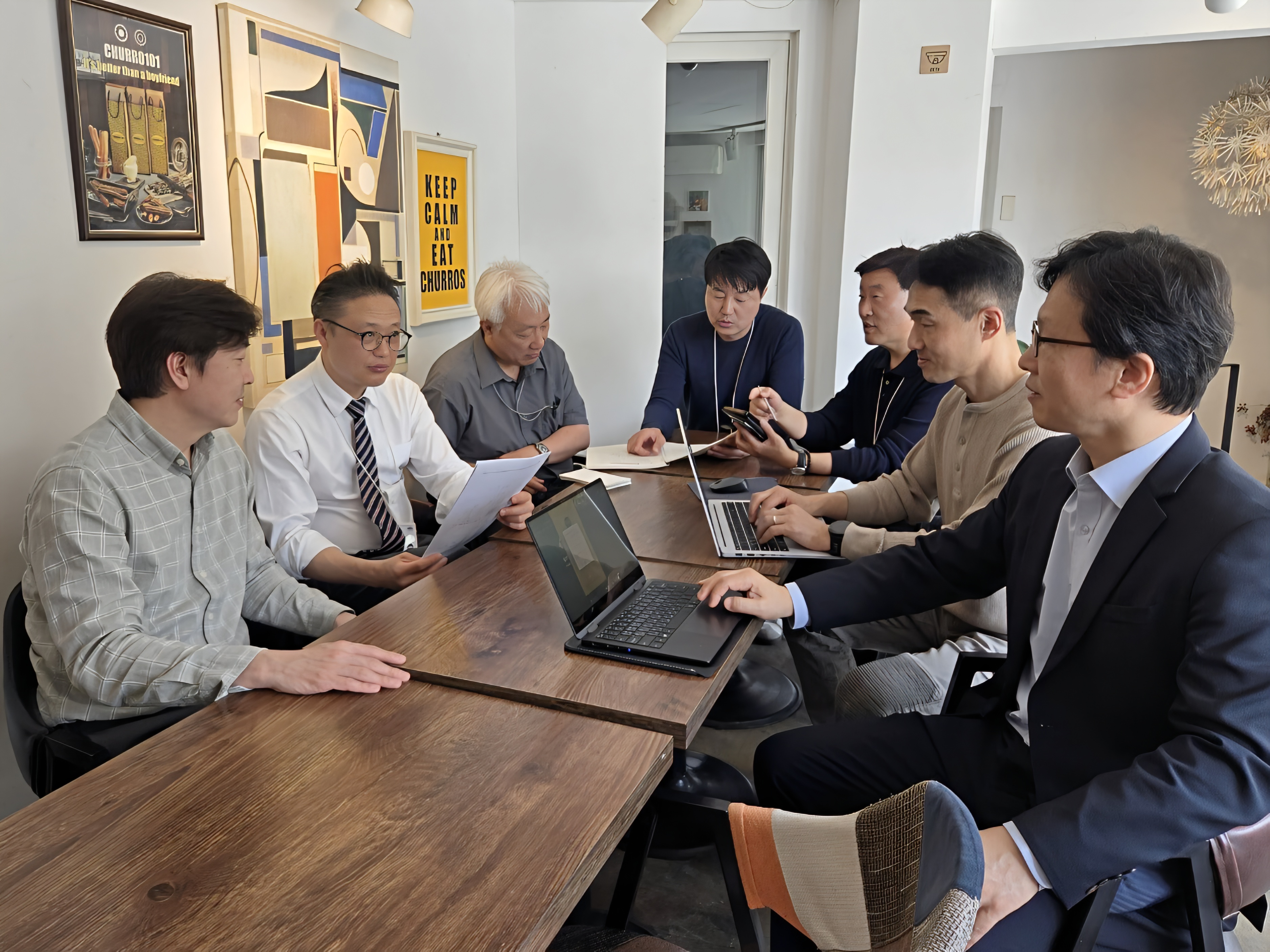 출입기자에게 듣는다.jpg